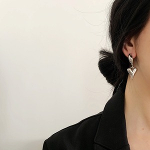 heart-motif hoop earrings　J00511