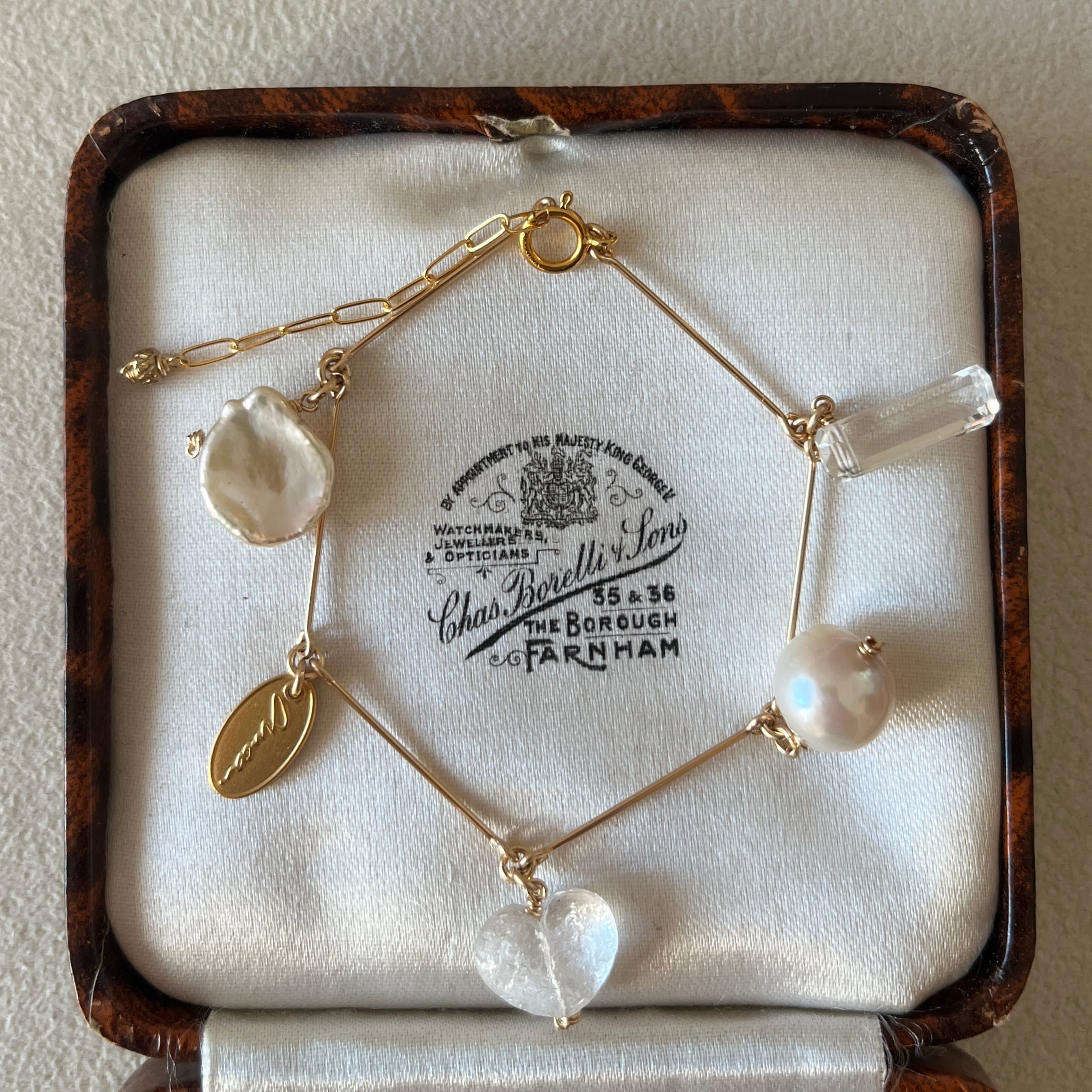 パールのバーチャームブレスレット