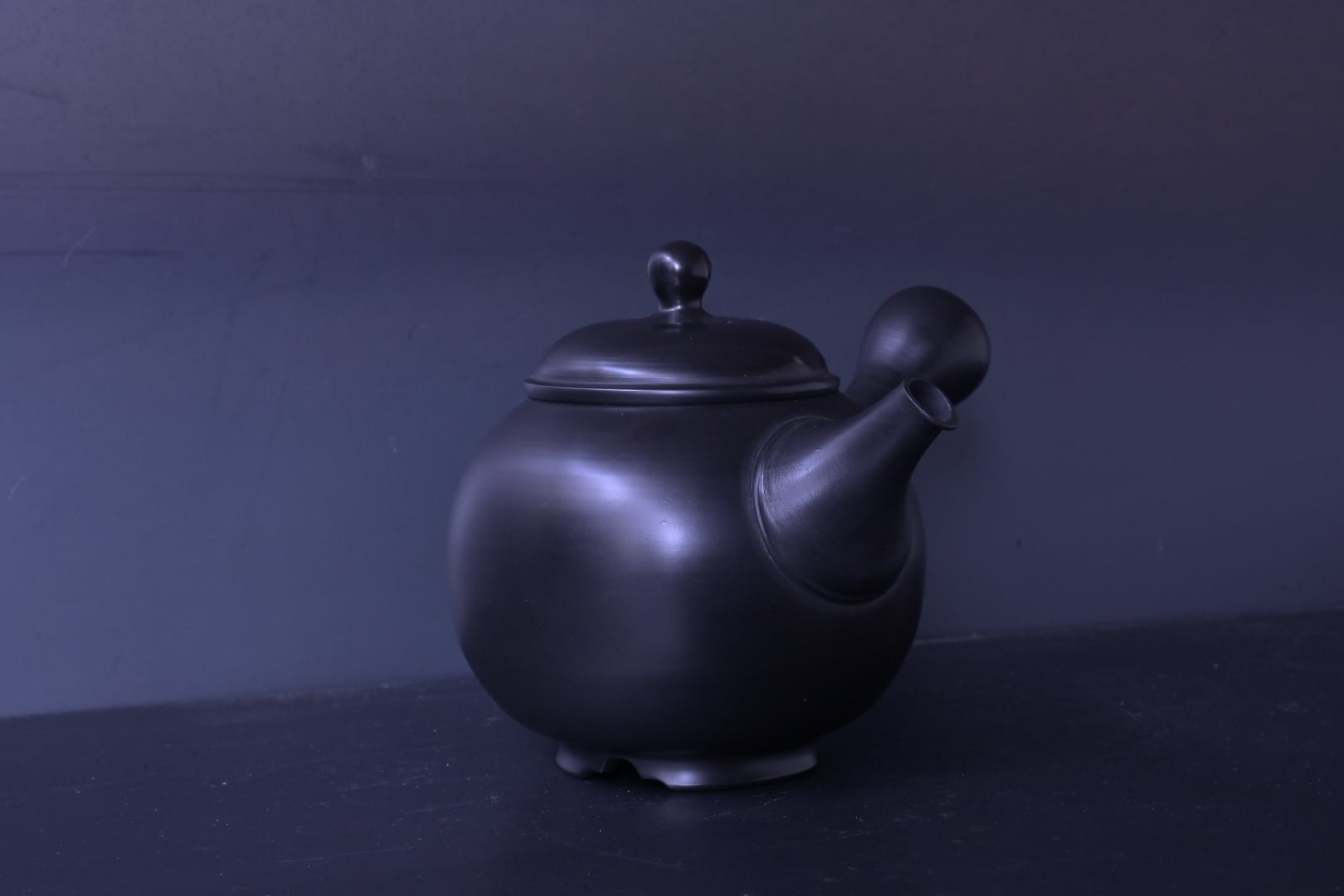 吉川雪月 茶注(黒)研出 インロウ切高台