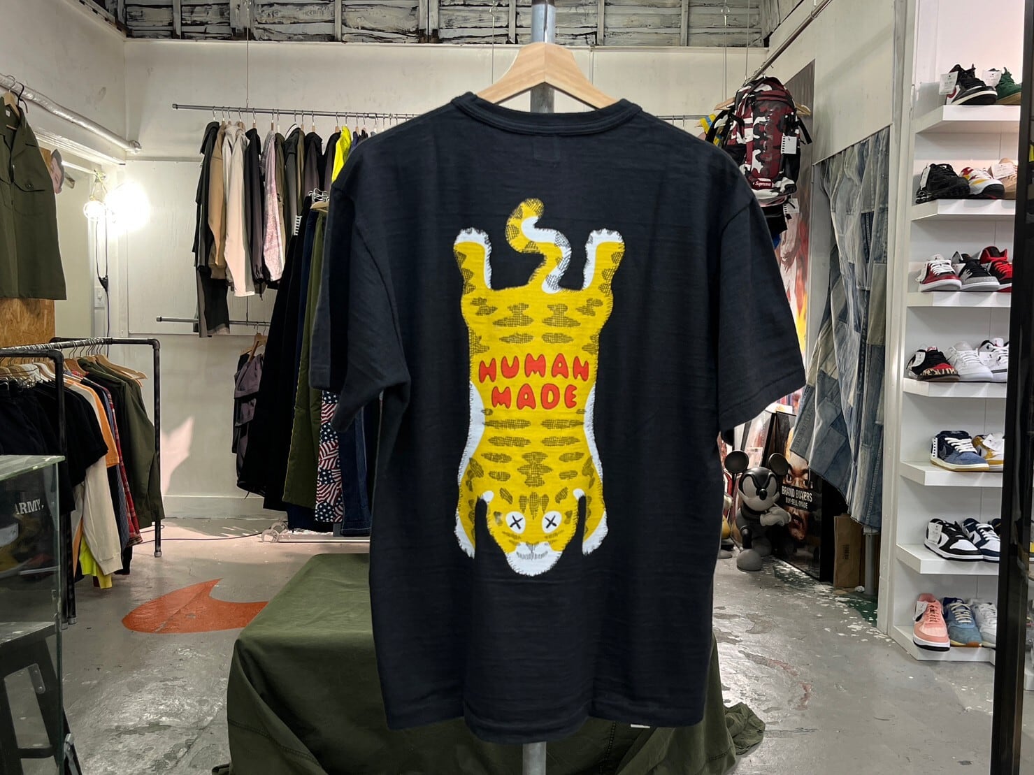 humanmade kaws T-SHIRT tiger #4 white XL