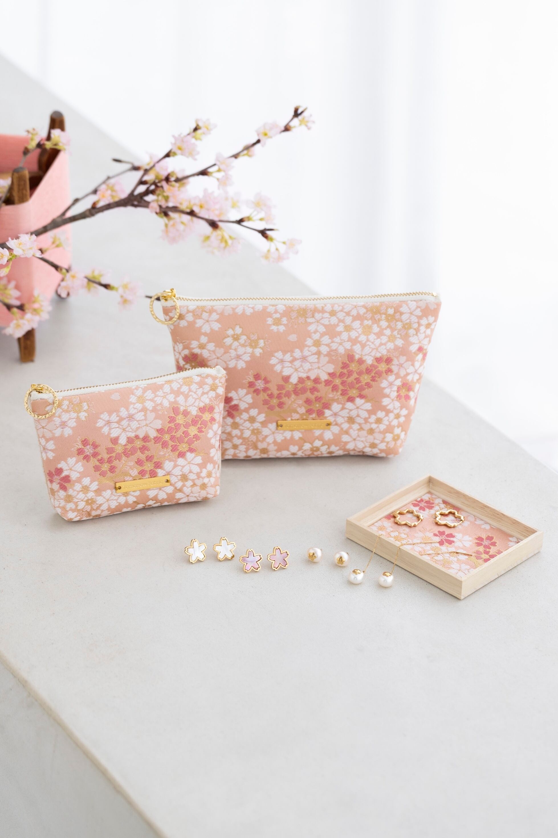 sakuradoki - 麗 - 桜ピンクシェルピアス | Tomorrow Fabric