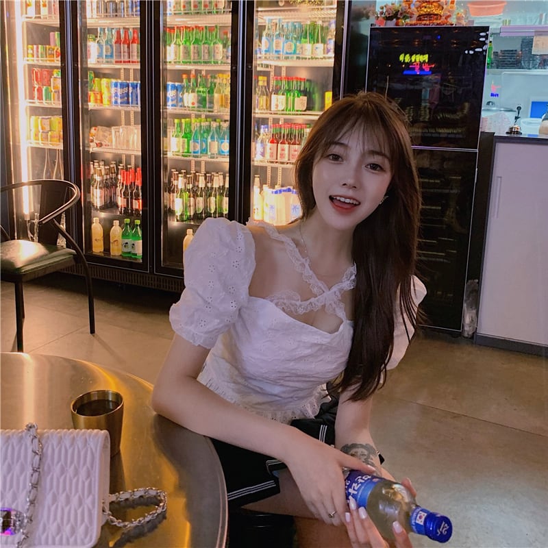 フランスのレトロなスクエアカラーレース半袖シャツ女性2020年夏の新しい白いシャツのデザインのニッチなトップス ブラックストロベリース83562791564