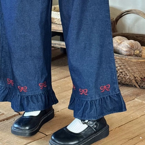 裾フリルリボン刺繍デニムパンツ ・12442