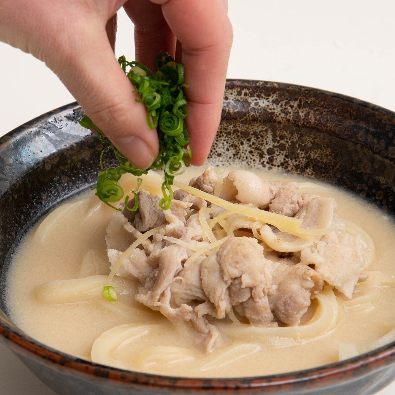 白肉うどん　創作うどん　一滴八銭屋　名物　１人前セット（冷凍便でお届けします）