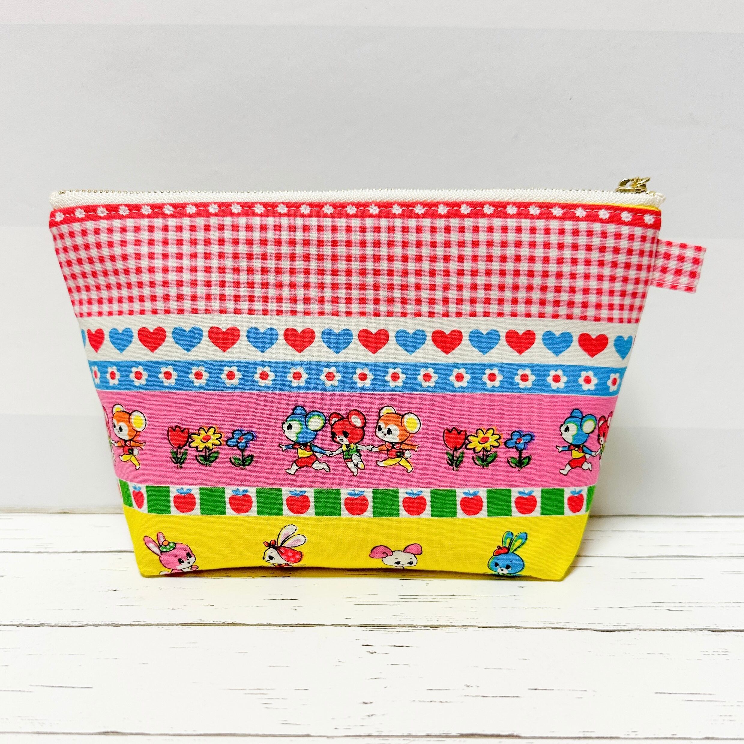 可愛いレトロアニマル柄のポーチ《ハニーチューン》 | handmadeZAKKA A  