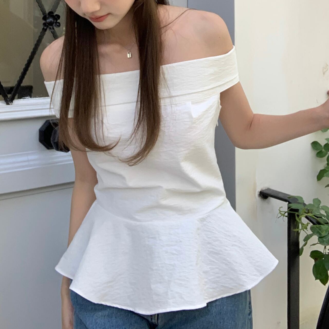 ロールオフショルダー フリルブラウス A4237