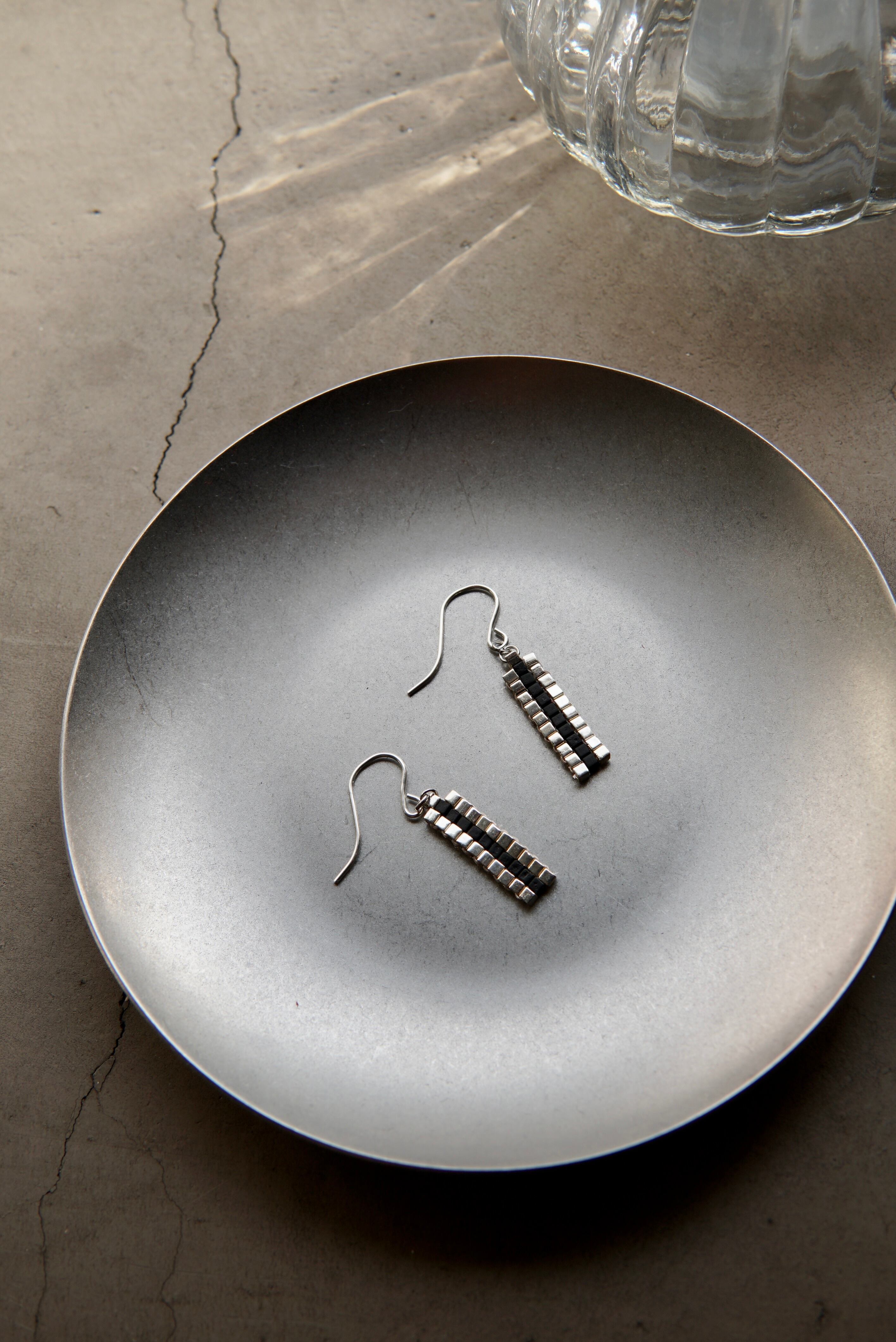 SQUARE SHORT（SILVER＆BLACK）