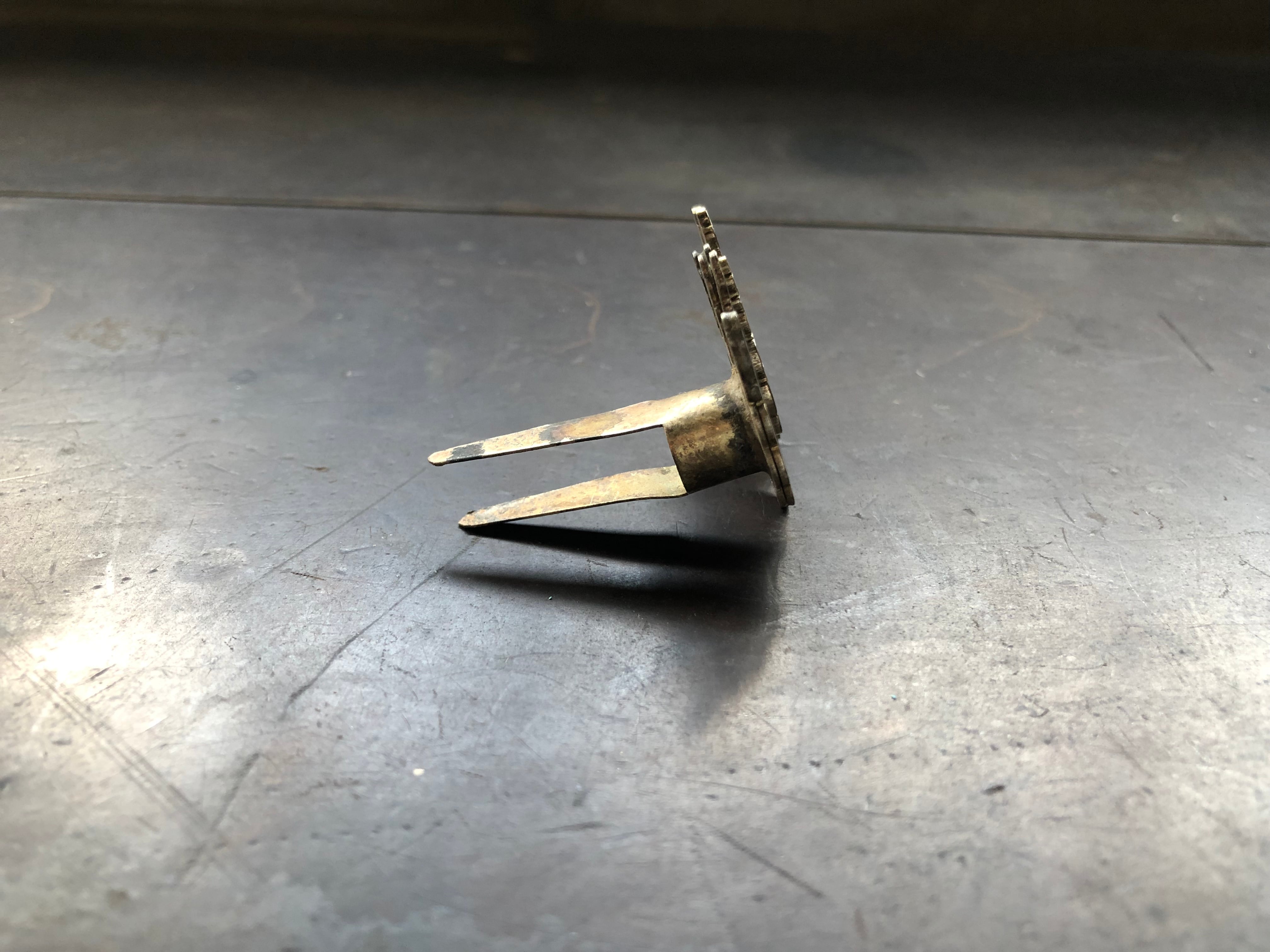 タンス鍵穴飾り 桐 昭和レトロ DIY 金物 ヴィンテージ | 昭和レトロ