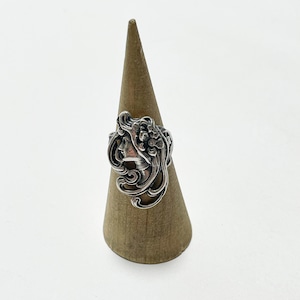 Vintage Art Nouveau Style Sterling Women Ring