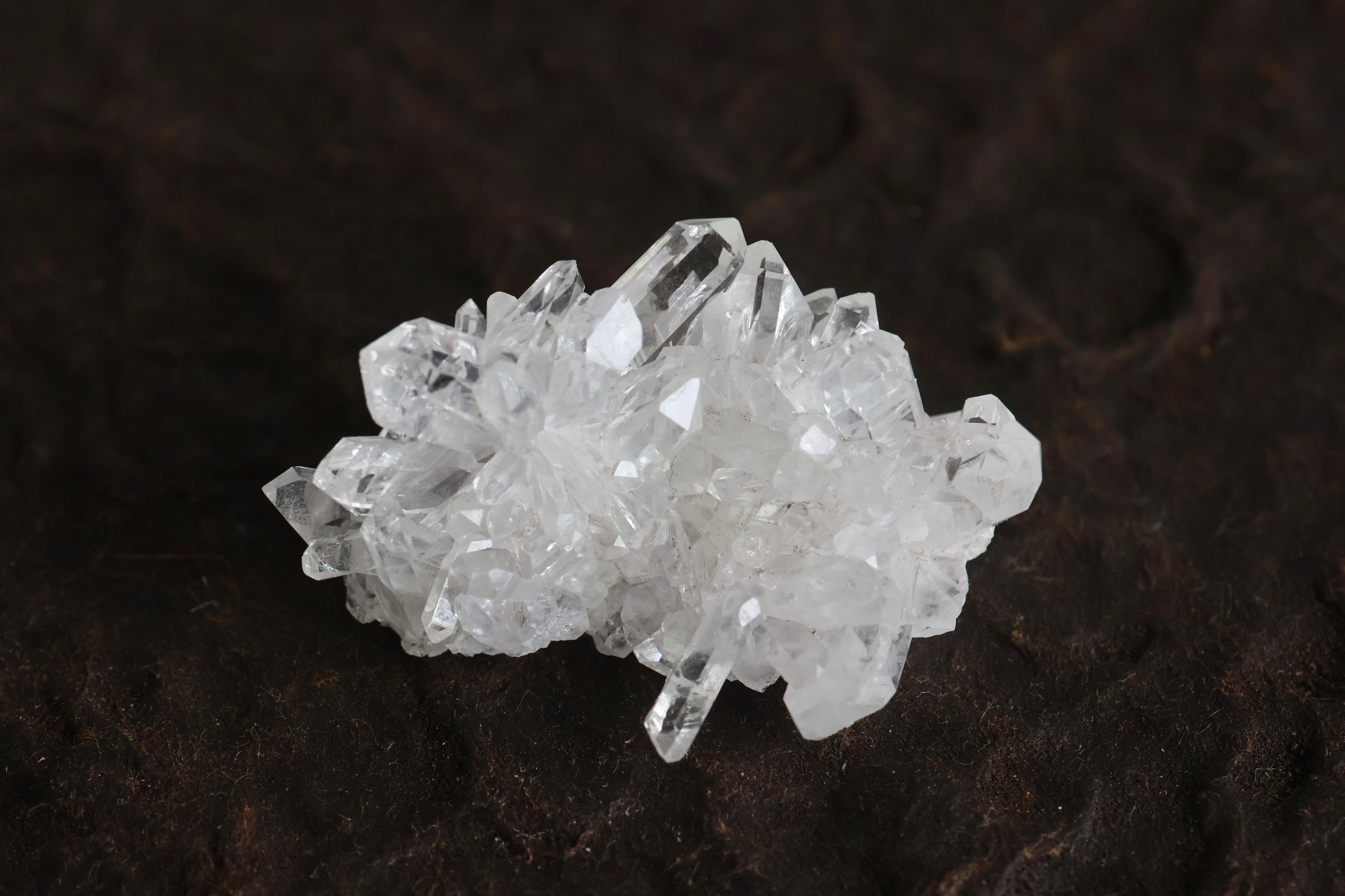 ヒマラヤ水晶 マカルー産 | 石垣島の夜光貝アクセサリーとヒマラヤ水晶