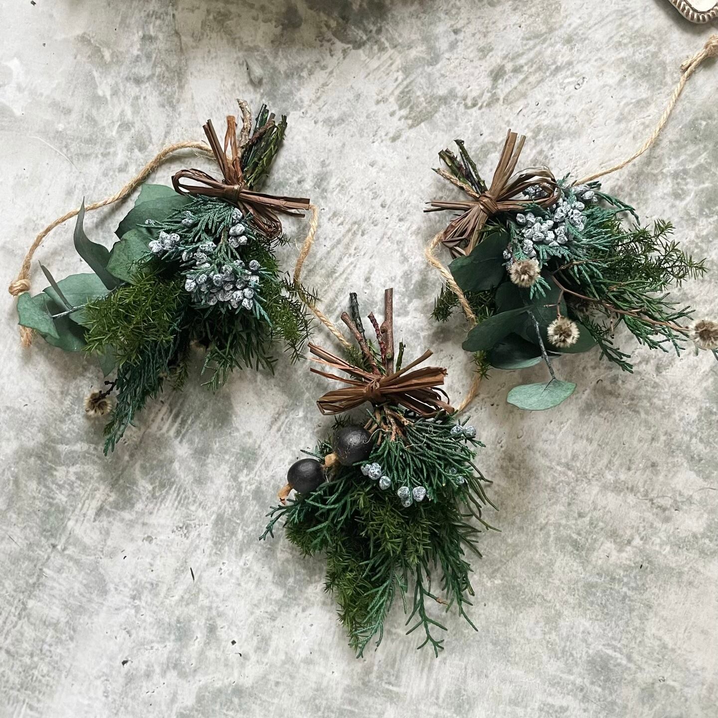 クリスマスバージョン てのひらミニブーケのガーランド 自分へのご褒美に ドライフラワー プリザーブドフラワー Touchere トゥシェール