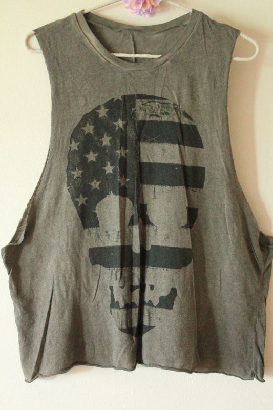 BRANDY MELVILLE ブランディメルビル　ドット Ｖネックタンクトップ BRANDY MELVILLE ブランディメルビル ドット Vネックタンクトップ