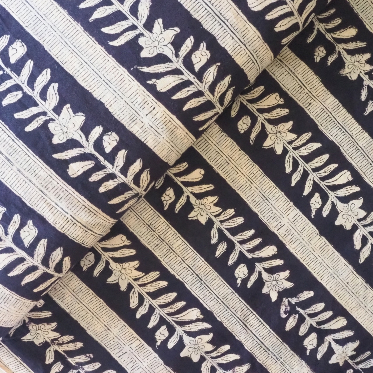 ブロックプリント生地【50cm単位】インド綿 ストライプ柄 黒×生成り #34969-BK2【再入荷】