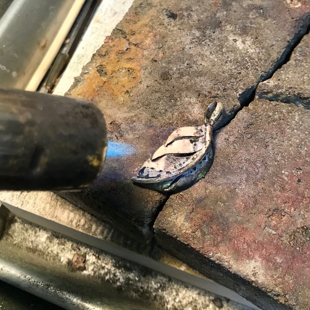 フェザー ペンダント