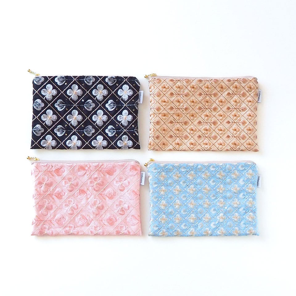 気まぐれインド刺繍生地ポーチ