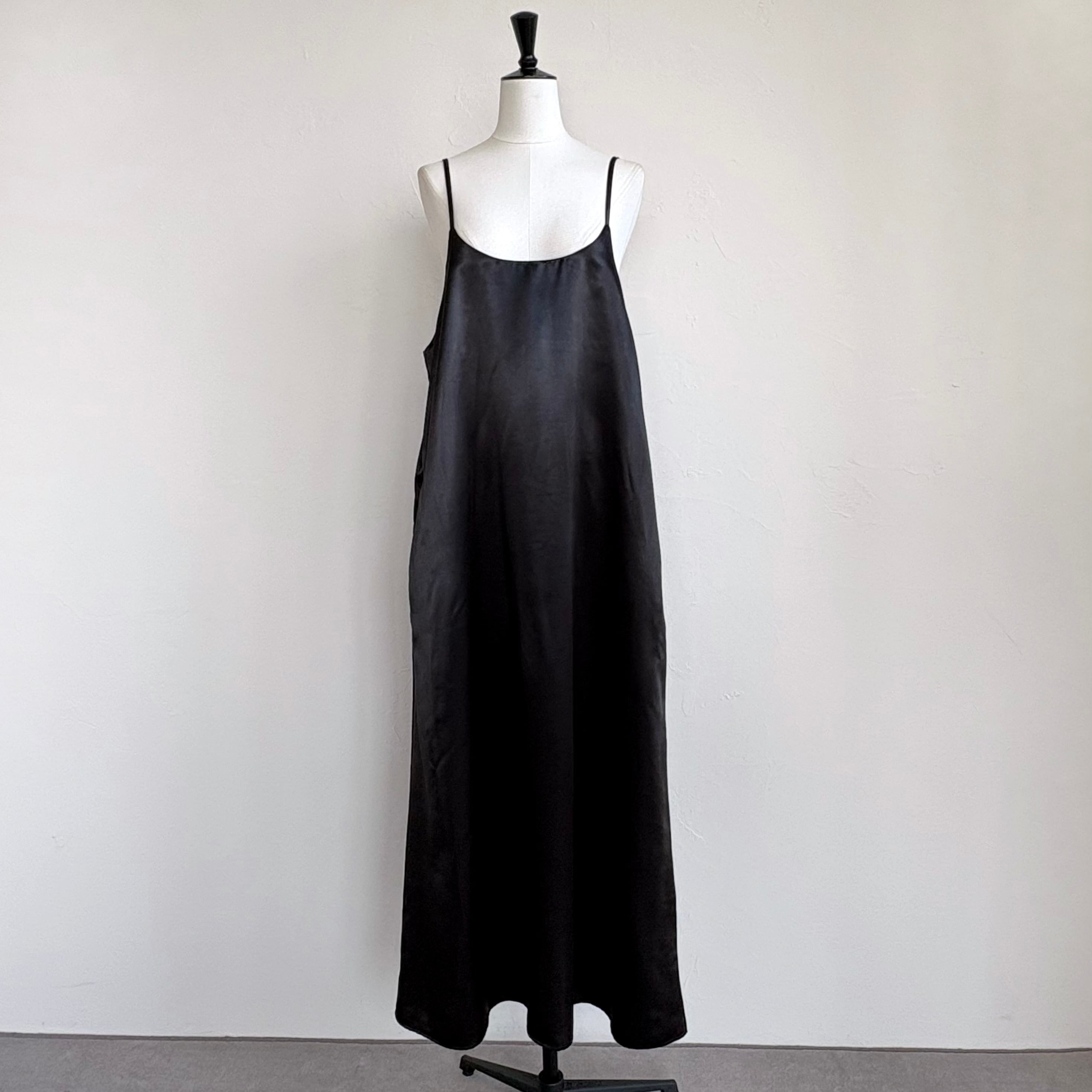 leinwande ブラック キャミワンピース SELECT〉サテンキャミワンピース R613319 | SYSORUS