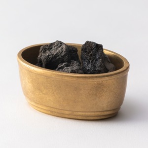 《溶岩石と真鍮鋳物のアロマ・ディフューザー》鋳銅 溶岩石楕円香器 | 銀雅堂