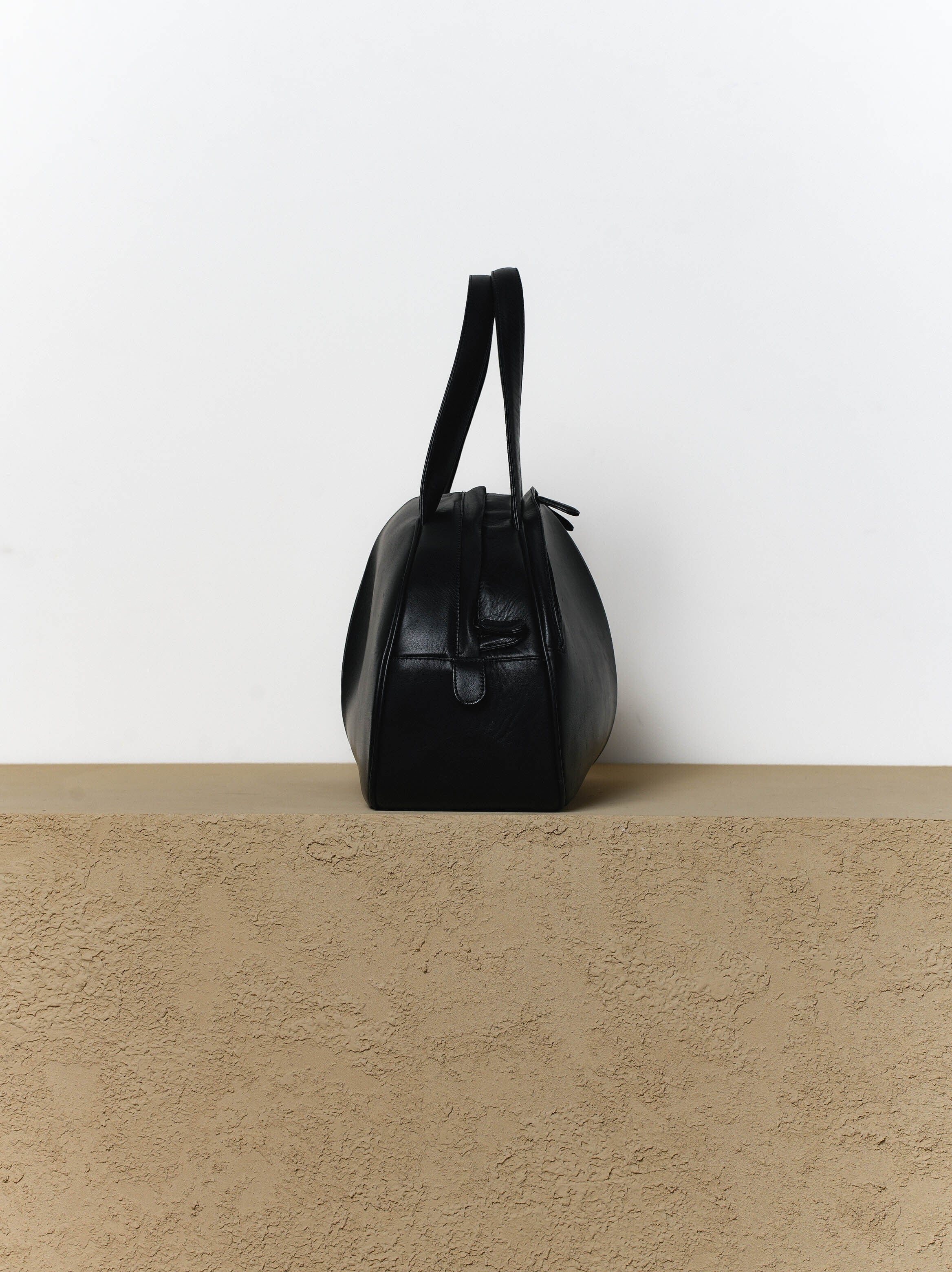 ISSEY MIYAKE イッセイミヤケ Leather Dome Hand Bag | Raum Vintage