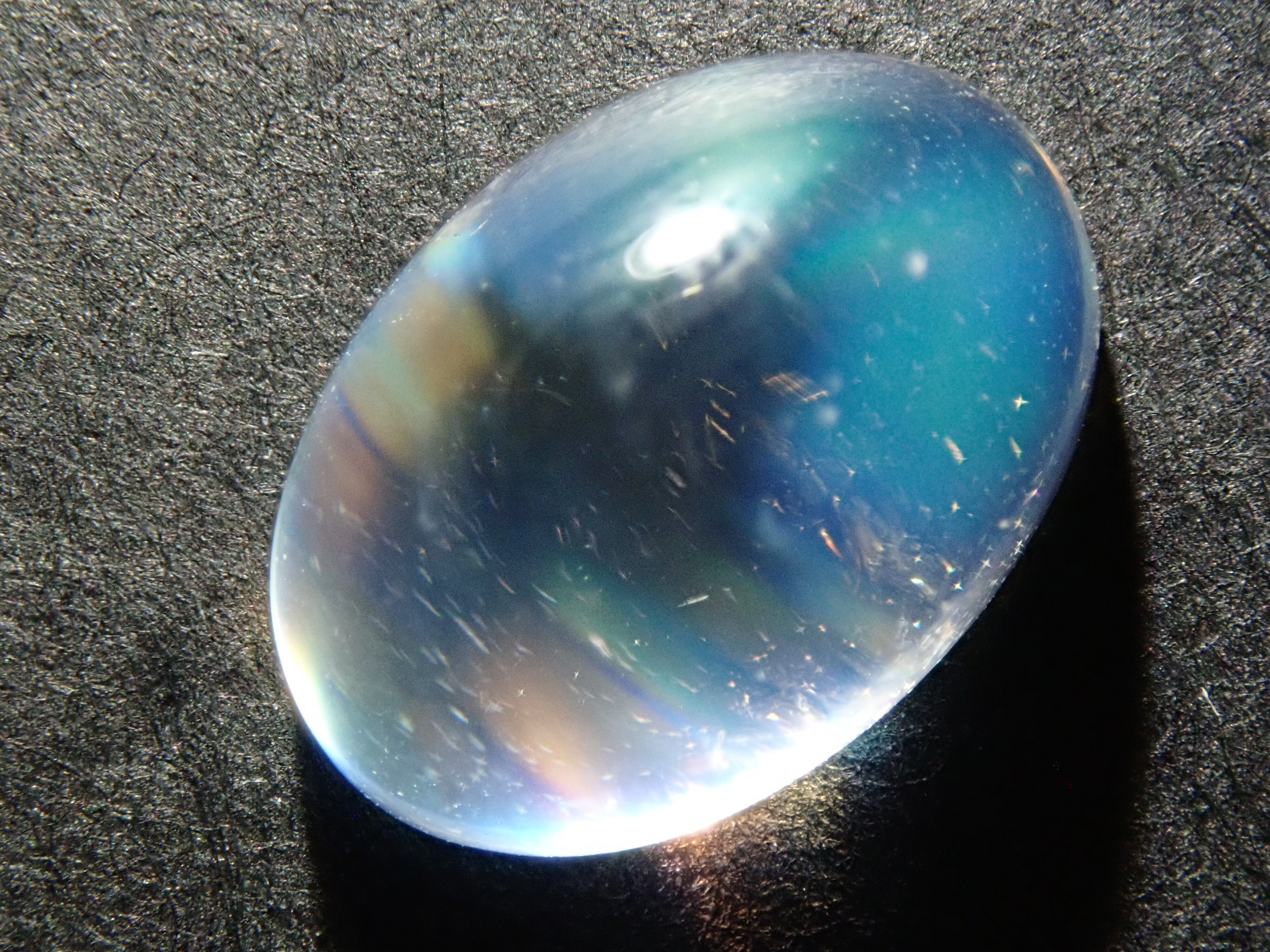 【新商品】マダガスカル産アンデシンラブライト 2.37ct