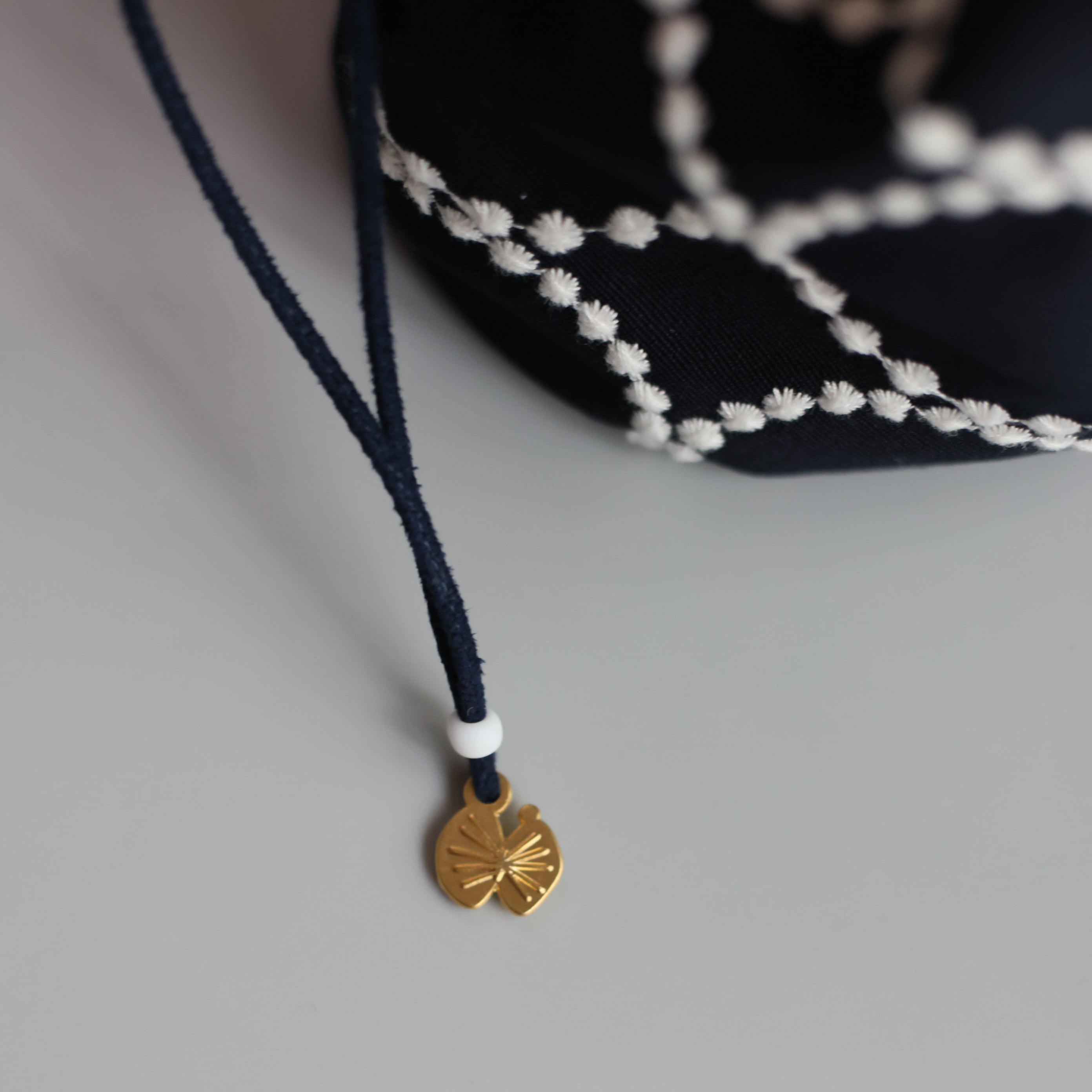 mina perhonen / gem pochette / navy | crecer