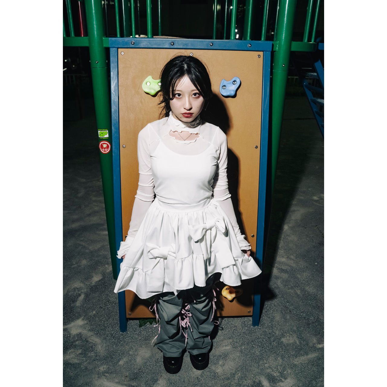 Asymmetry Volume Frill Ribbon Mini Skirt | LITZY 公式オンラインストア