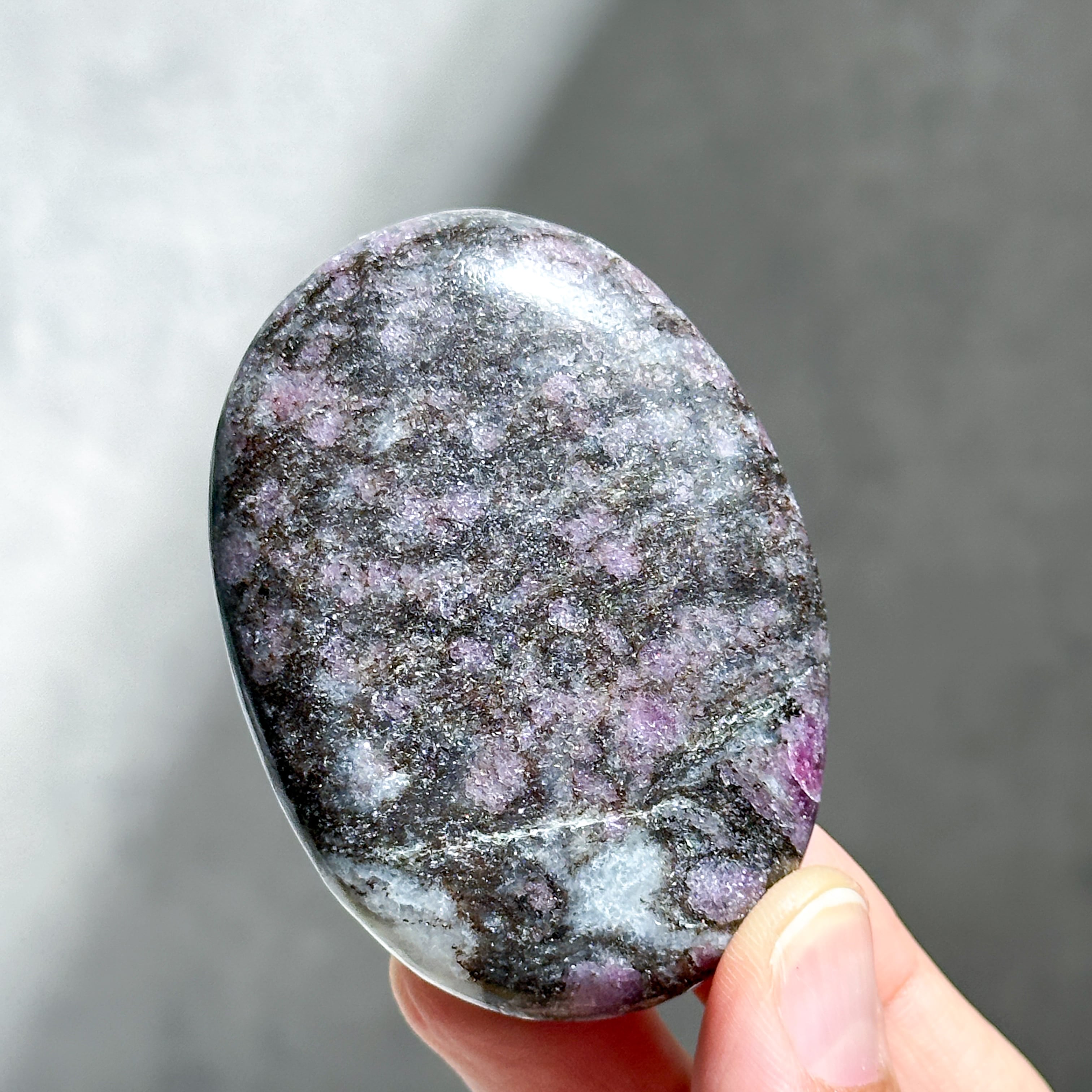 ピンクガーネットinマトリックス パームストーン 31◇ Pink Garnet in