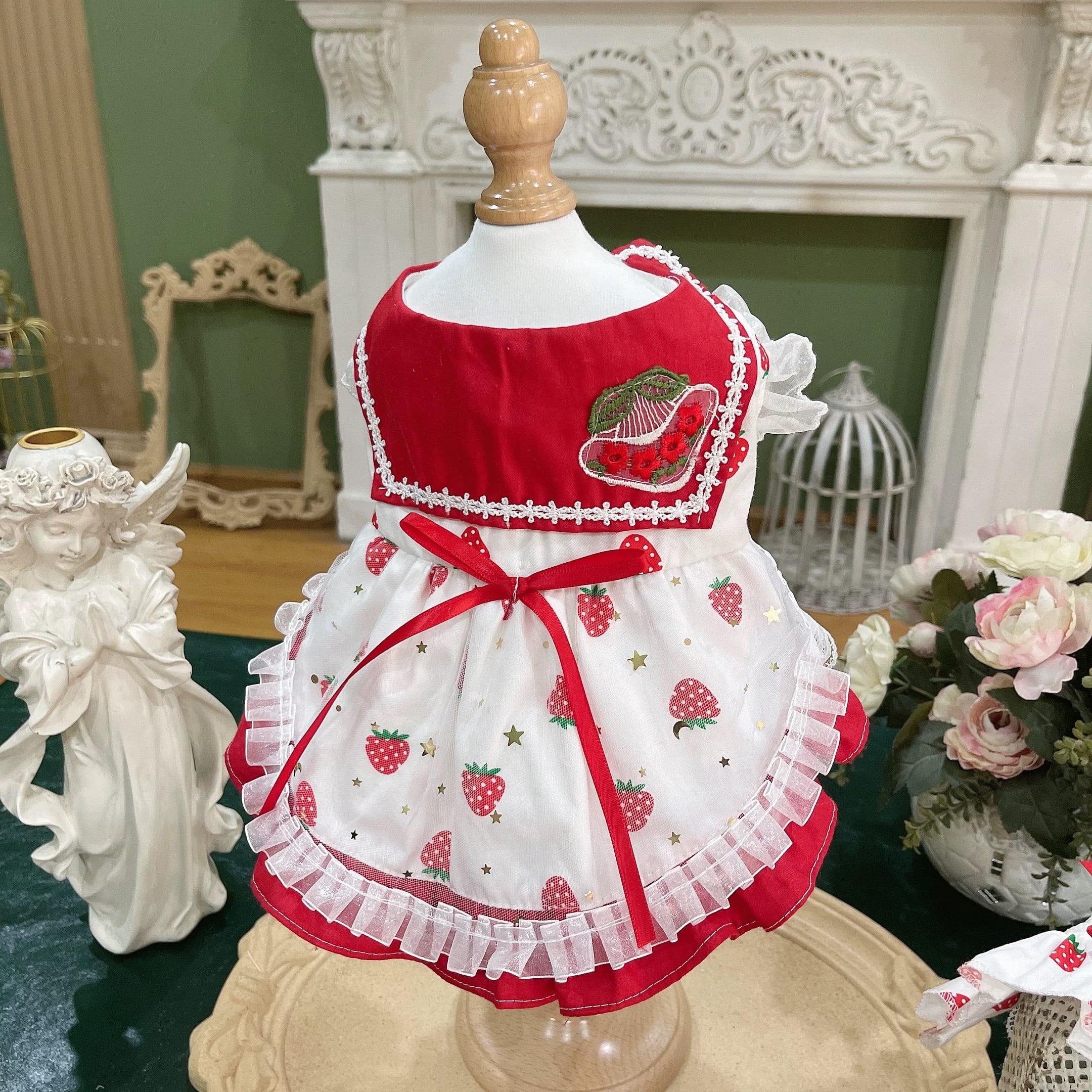 イチゴ柄のセーラーカラーワンピース 00395