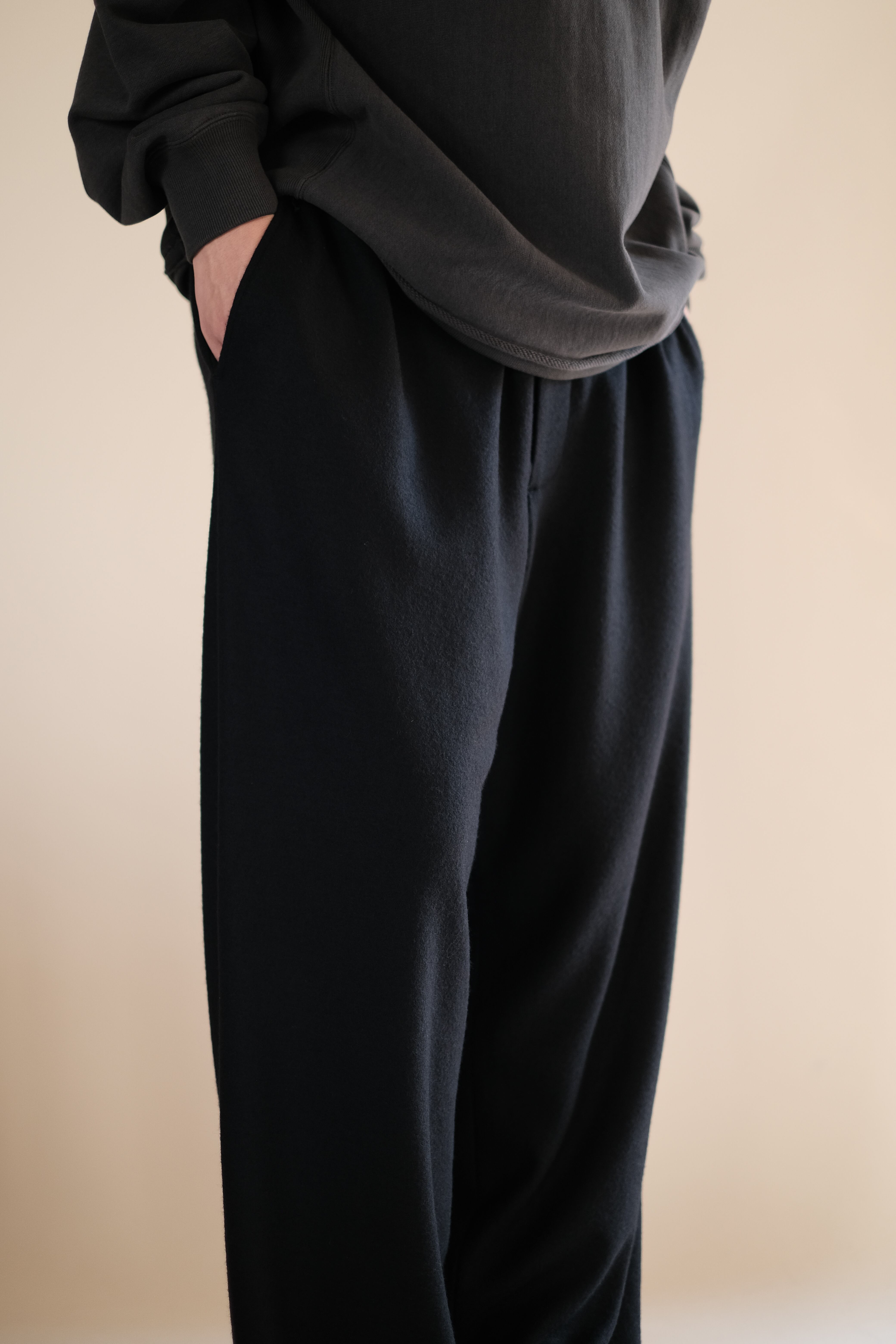 Graphpaper / Wool Smooth Flannel Easy Wide Pants | LIVING