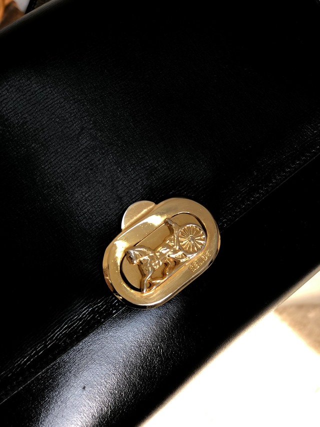 CELINE セリーヌ　ホースキャリッジ　馬車　ショルダーバッグ　ブラック　vintage　ヴィンテージ　オールドセリーヌ　ghi5sj