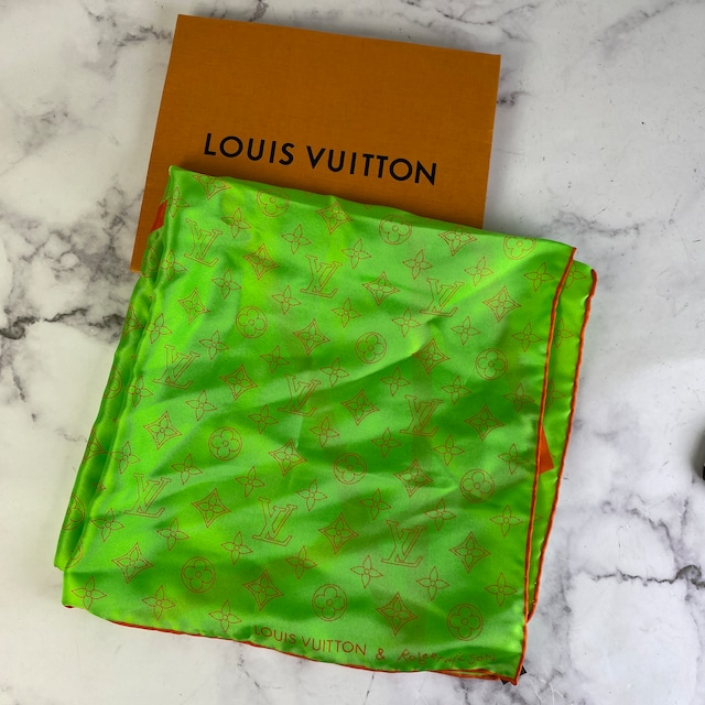 【最終処分SALE】LOUIS VUITTON ルイヴィトン タグ付きモノグラム シルク スカーフ グリーン A-5099