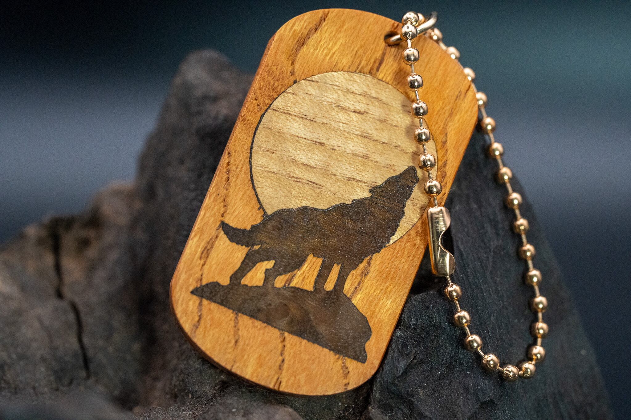 【日本を代表する巨木】 欅 (ケヤキ) ドッグタグ 月と狼