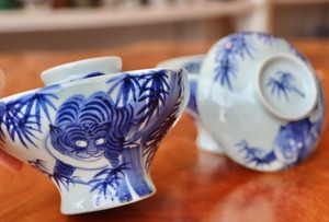 伊万里焼 染付 竹虎文 蓋茶碗/Imari covered bowl