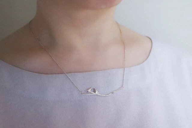 受注生産】SILVER925 2羽の小鳥のネックレス | Sally.Tokyo