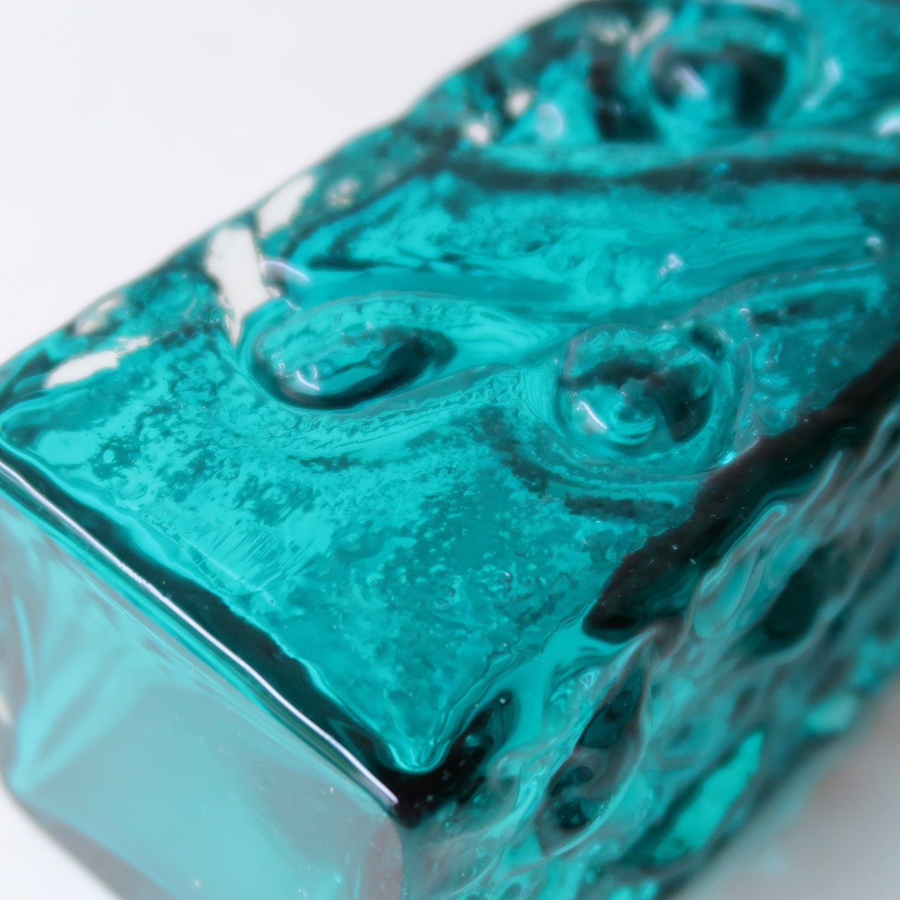ブルーグリーンの渦の花瓶