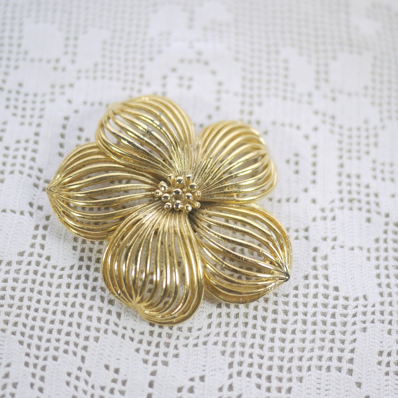 ヴィンテージ メタルフラワーブローチ USAヴィンテージ