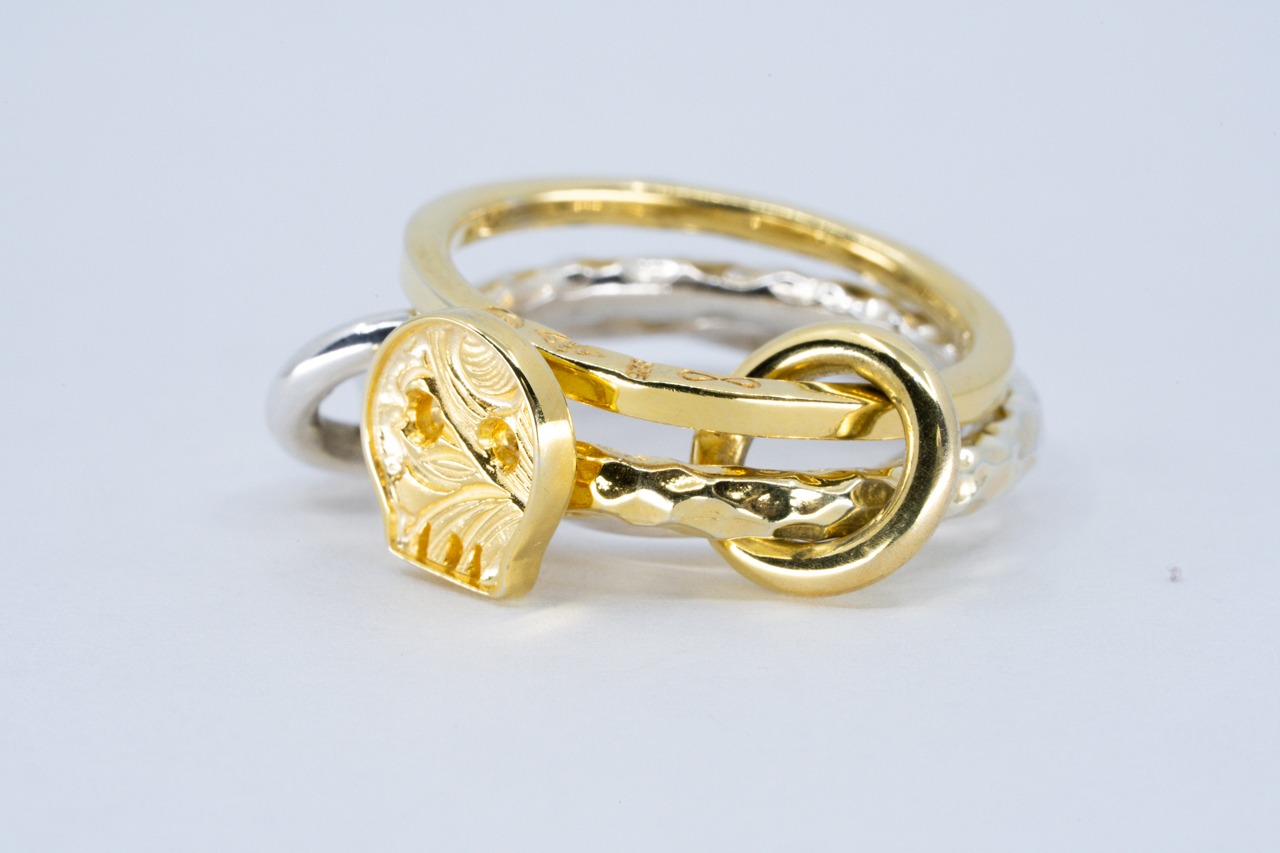 R-121 Three linked Arabesque Scar Ring( 24K Gradient Gold Plated)