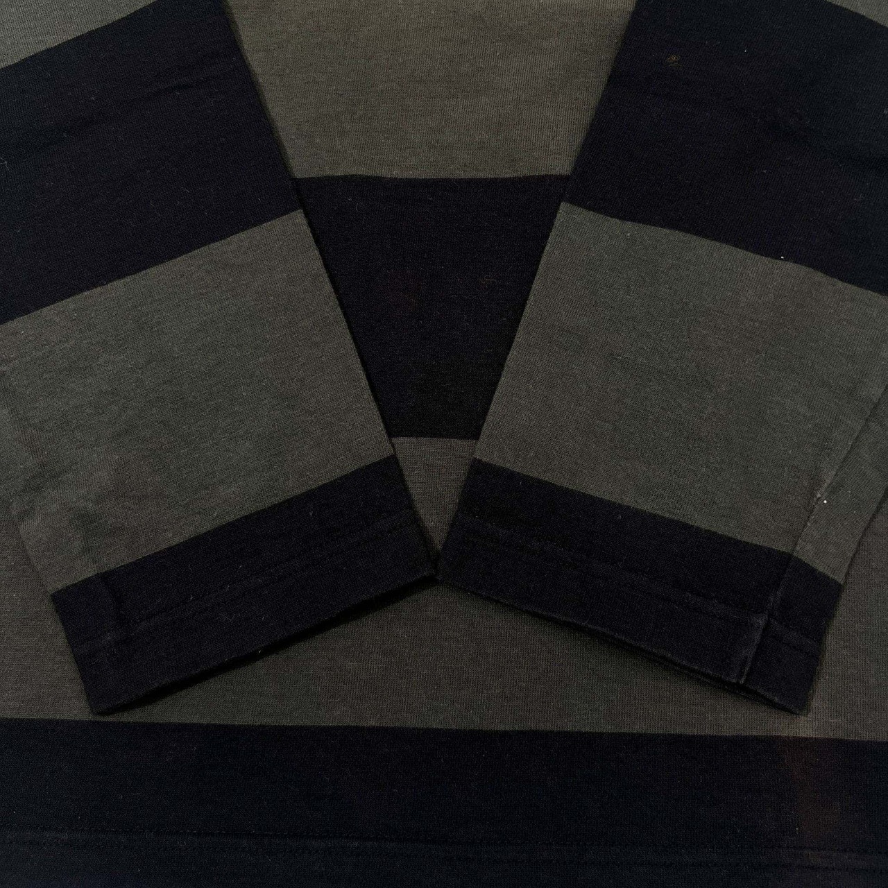 Karl Helmut カールヘルム ロゴプリント ボーダー 柄 長袖Tシャツ カットソー サイズ M /ブラック ダークグリーン