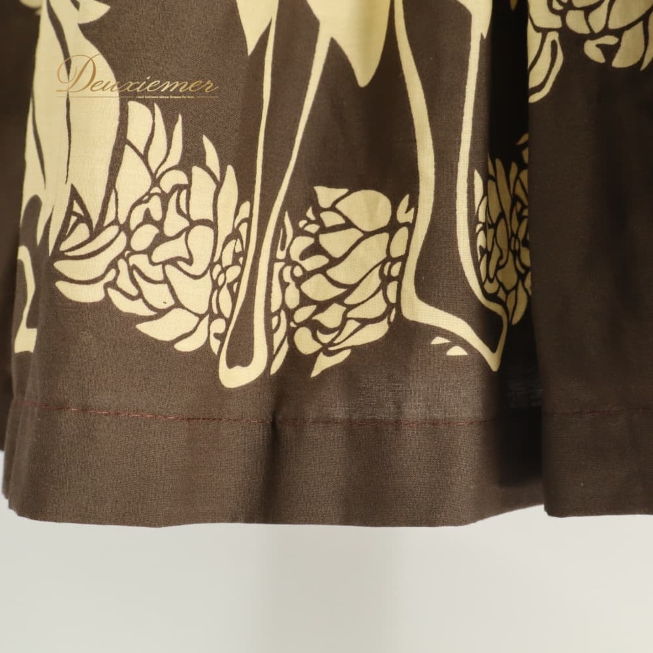 フラダンス 衣装 ALOHA FABRICS アロハファブリック パウスカート ブラウン系 植物柄 ダンサー柄 踊り子 ハワイアンプリント ハワイアン アロハ フラ ダンス レッスン 練習 シングル スカート フレア 茶 ベージュ系 華やか かわいい おしゃれ 上品 大人っぽい 練習着