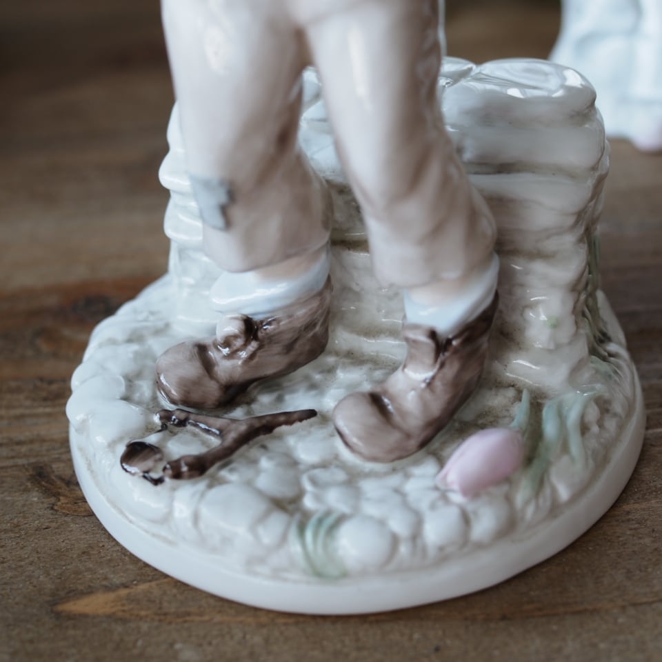 英国コールポート The Boy 1990年製 可愛い少年のフィギュリン