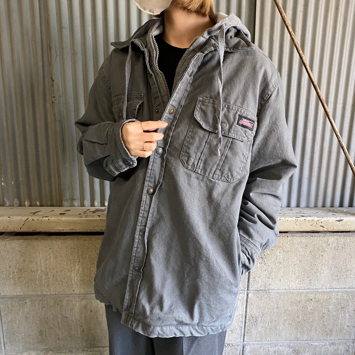 Dickies ディッキーズ ダック地 フード付き ワークシャツジャケット メンズXL 古着 フェイクレイヤード ワンポイントロゴ フルジップパーカー  キルティングライナー グレー【ワークジャケット】 | cave 古着屋【公式】古着通販サイト