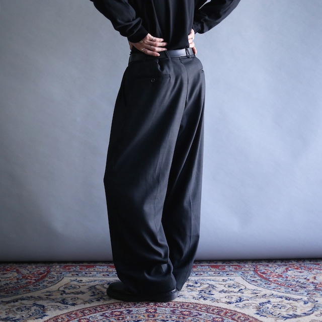 2-tuck tapered silhouette grid pattern black wide slacks