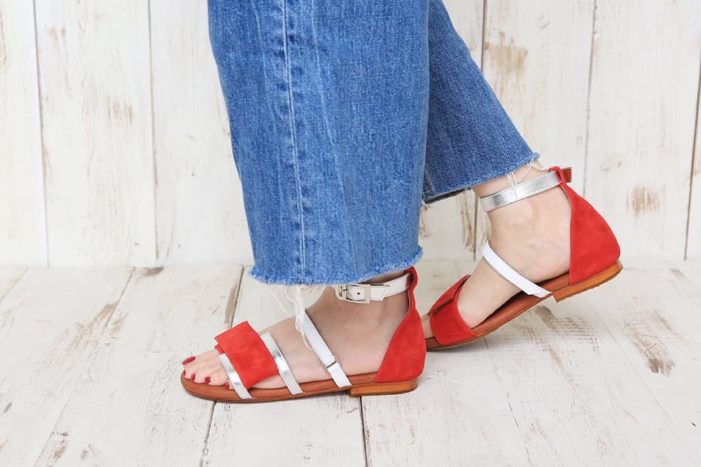 ※チャリティー除外品　MAKANI 【RED／3color】