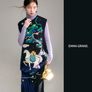 月影の松を駆ける白馬のアートニットトップス　 E00614