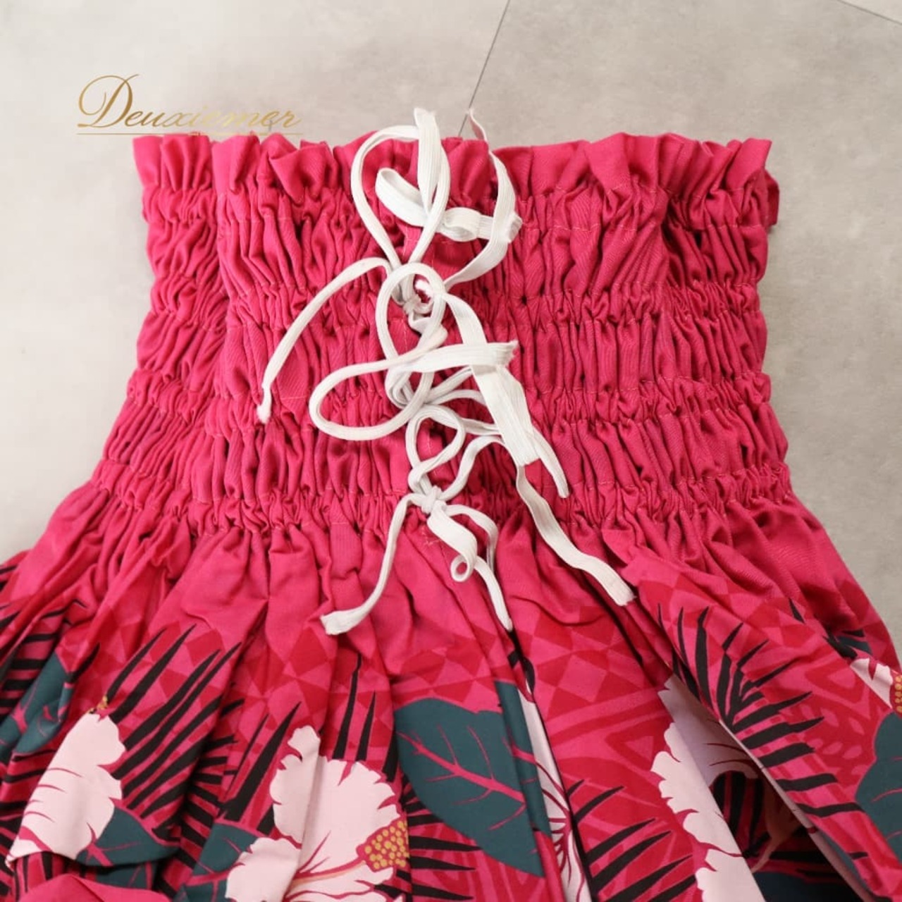 フラダンス 衣装 パウスカート ピンク系 ハイビスカス柄 花柄 ハワイアンプリント ピンク アロハ フラ ダンス レッスン 練習 ダンス衣装 ハワイアンダンス レディース 華やか 鮮やか かわいい シングル おしゃれ 軽やか ブラック系 ホワイト系 グリーン系 イエロー系 スカート フラガール風 スカート丈 ミニ丈 ウエストゴム ゴム仕様 練習用 練習着 アロハ柄 フラワー柄 ボタニカル柄 植物柄 南国風 南国 ハワイ 雰囲気 目立つ フレア ふんわり 綿っぽい 生地感風 ネイビー系 レッド系