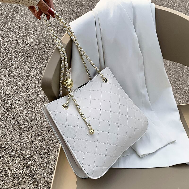 大容量バッグレディース2020ポピュラーな新しい流行のファッション小さなフレグランスチェーンハンドバッグネットレッドエインエアトートバッグ Tiancai_Wing_Bag0946087