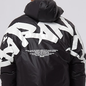 送料無料 【HIPANDA ハイパンダ】メンズ カリグラフィープリント ダウンジャケット MEN'S CALLIGRAPHY PRINT DOWN JACKET / BLACK