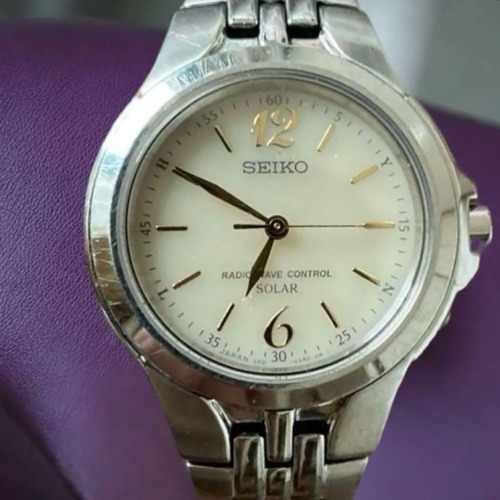 SEIKO ソーラー腕時計