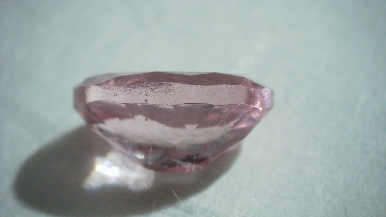 ドラゴンガーネット　0.68ct　[B1-205]