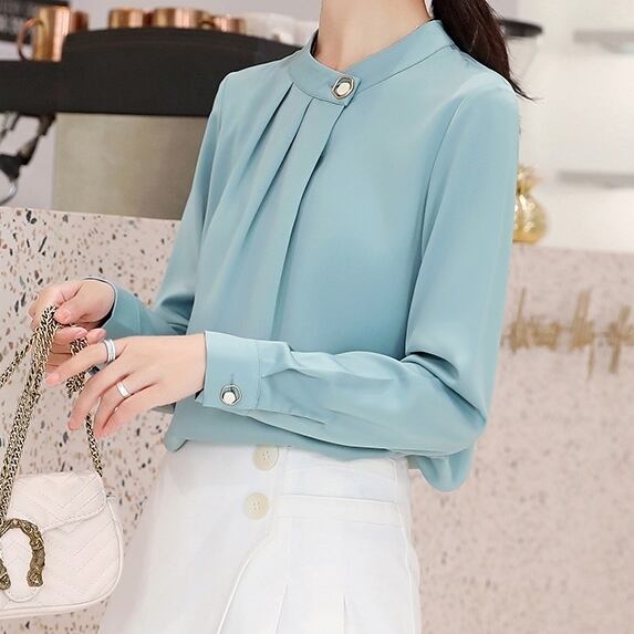 ブラウス トップス レディース モックネック ボタン付き デザインブラウス 2色 シャツ 長袖 ホワイト シフォンシャツ ボタン 大人可愛い 大人女子 きれいめ シンプル おしゃれ こなれ感 女っぽ 大人っぽ ラフ フェミニン 10代 20代 30代 40代 50代 OL 学生 ママ S M L XL 2XL 無地 プチプラトレンド 上品 韓国 送料無料 ファッション コーデ 流行 トレンド 華やか デート お出かけ 休日 旅行 女子会 普段使い スタイルアップ オフィス オフィスカジュアル こなれ感