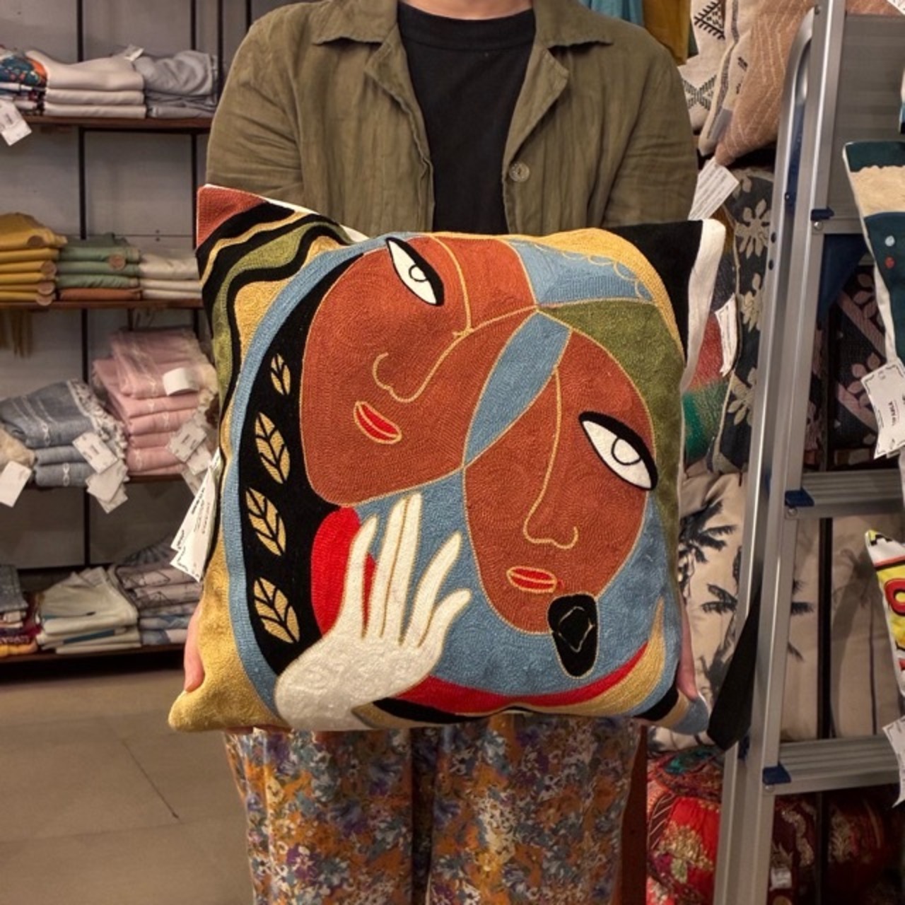 TOPANGA Homefurnishing Art Embroidery Cushion Cover 45x45cm K　アートエンブロイダリークッションカバー　K　ツインズ　刺繍　インナークッション